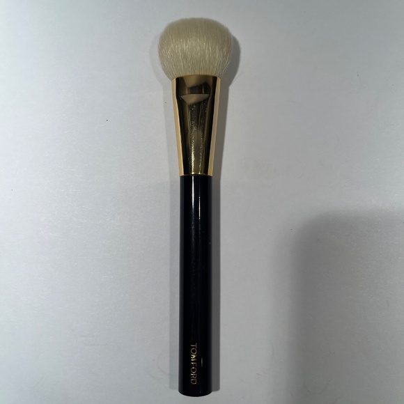 Tom Ford Cream Foundation Makeup Brush 02 - Picture 3 of 4